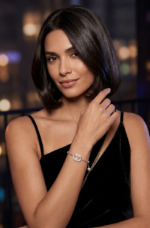 Valentino Garavani VLogo Signature bracelet with pearls and Swarovski crystals in rhodium-tone metal.